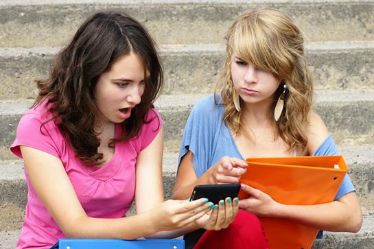 Cybermobbing, Medien